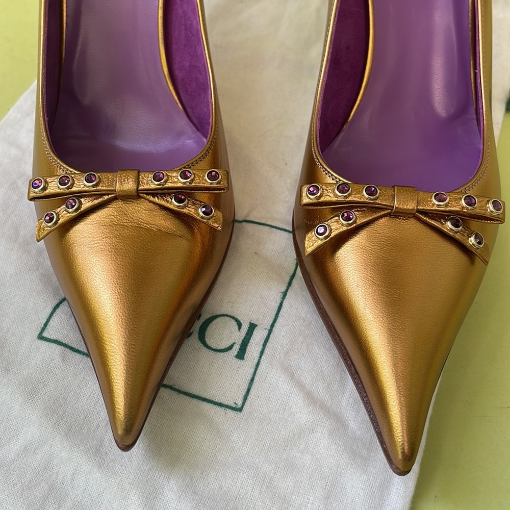 Gucci New metallic gold/purple all leather shoes with dust bag